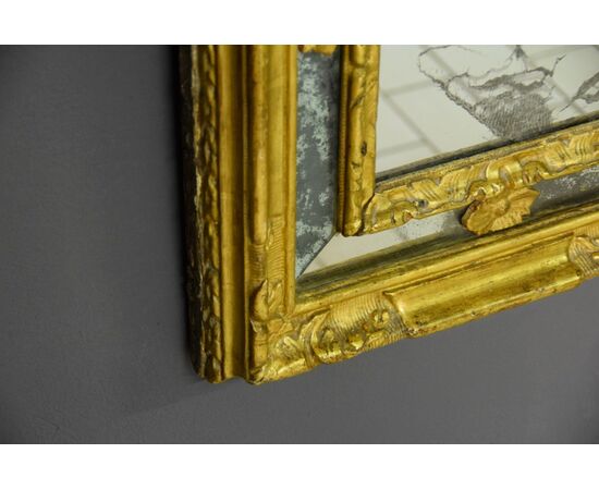 Specchiera con cornice in legno intagliato e dorato,Torino, metà XVIII secolo 