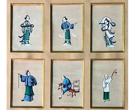 Composizione di 6 dipinti su seta entro cornice in legno dorato raffiguranti personaggi.Cina.