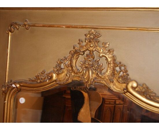 Grande specchiera caminiera del 1800 stile Luigi XV dorata e laccata 