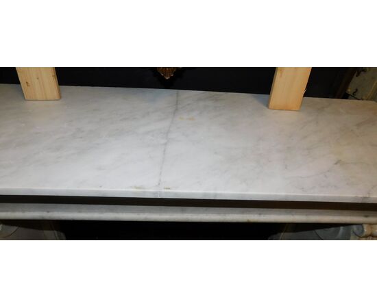 CHM808 - Camino in marmo bianco, epoca '800, cm L 122 x H 100 x P 40