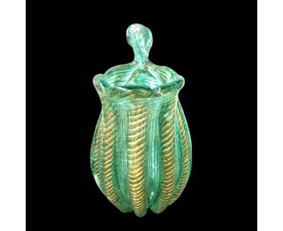 Vaso in vetro pesante sommerso cordonato oro e verde con manico intrecciato.Manifattura Barovier & Toso,Murano.