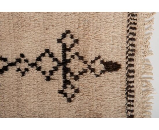 Soft white Moroccan carpet with two rights - n.1169     