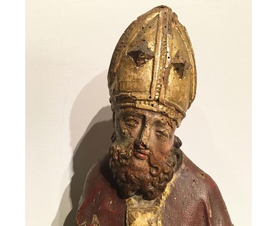 Gilded and polychrome wood sculpture depicting a bishop     