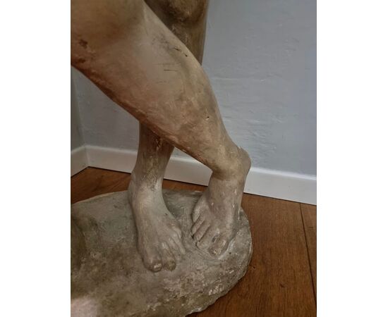 Grande scultura in gesso raffigurante Apollo 