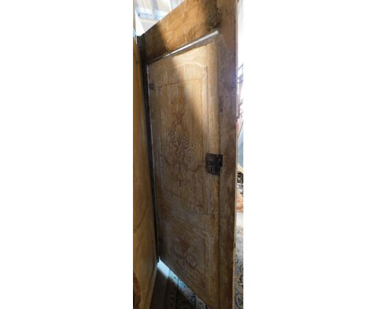 PTL581 - Porta in legno laccato, con telaio, epoca '700, misura con telaio cm L 105 x H 216, luce cm L 82 x H 191