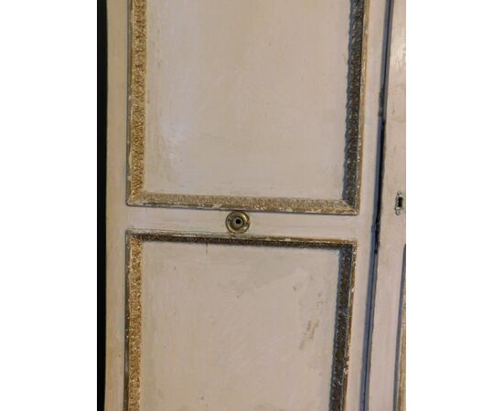 ptl487  tre porte laccate bianche con cornici dorate, mis. cm 126 x h 262
