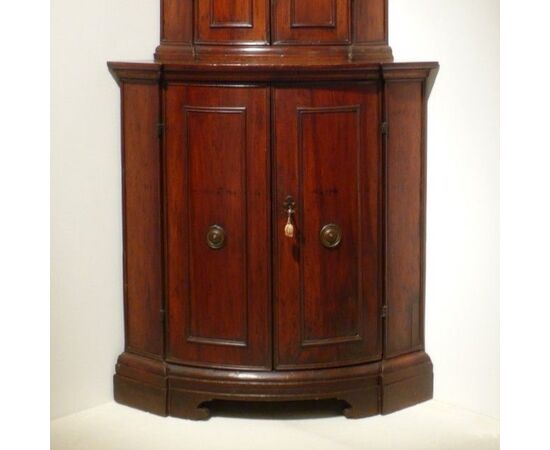 Ancient and rare Lombard corner cabinet from the early 18th century     