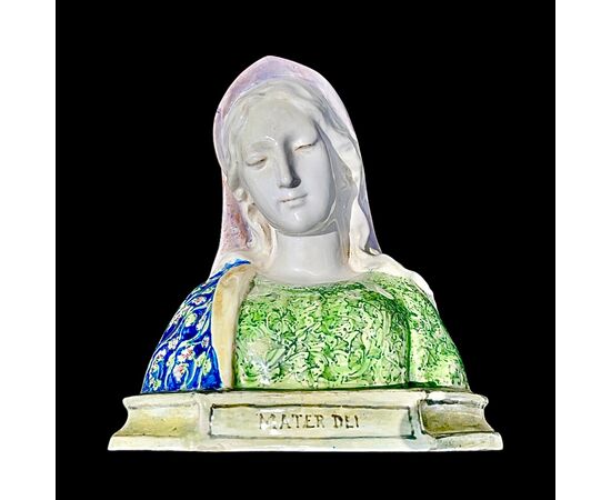 Busto di Madonna in maiolica con iscrizione ‘mater dei’ sulla base.Manifattura Minghetti.Bologna.