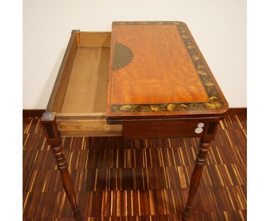 Antico tavolino da gioco inglese stile Sheraton di inizio 1800 con pitture 
