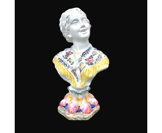 Busto di figura femminile con decoro floreale e fori portafiori.Mamifattura Antonibon,Nove di Bassano.
