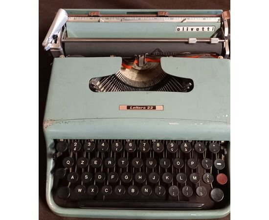 macchina da scrivere Olivetti lettera 22