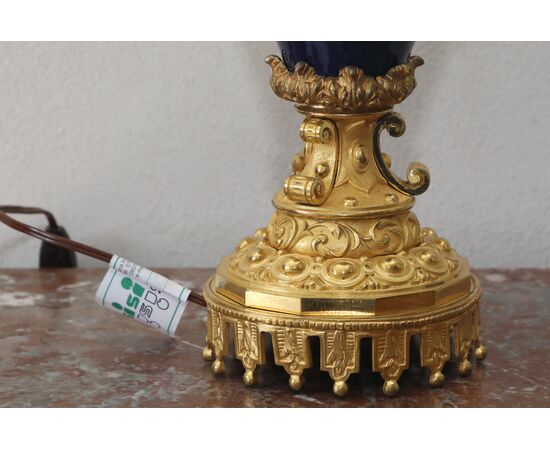 Lampada in porcellana di Sevres con bronzi dorati