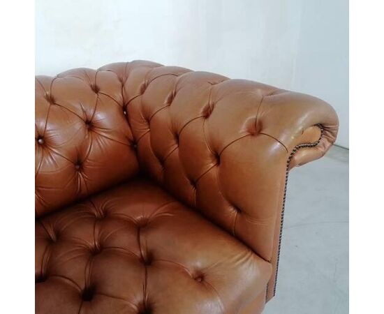 English Chesterfield Allingham vintage armchair in tobacco leather     