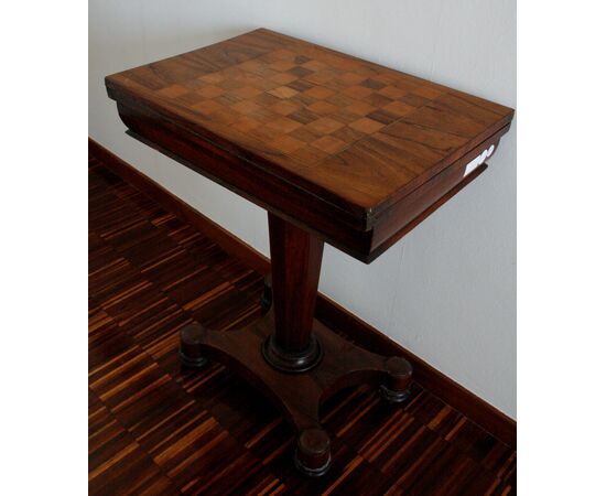 Antico tavolino da gioco Regency del 1800 in legno di palissandro con scacchiera