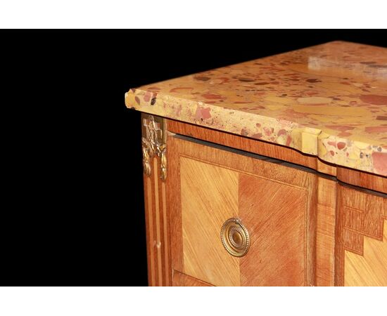 Cassettone francese della seconda metà 1800 stile Luigi XVI in legno di bois de rose