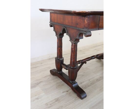 Antique desk antique writing desk in walnut, mid-century antiques. XIX     