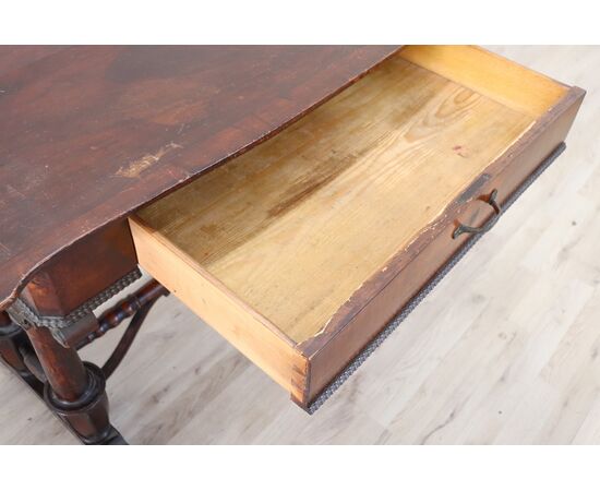Antique desk antique writing desk in walnut, mid-century antiques. XIX     