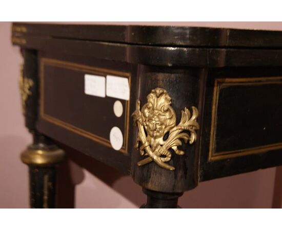 Antico tavolino da gioco francese stile Boulle del 1800 in legno ebanizzato con intarsi in ottone e bronzi