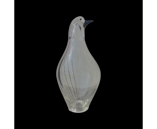 Scultura in vetro sommerso trasparente con fasce verticali nere raffigurante un uccello.Aureliano Toso.Murano.