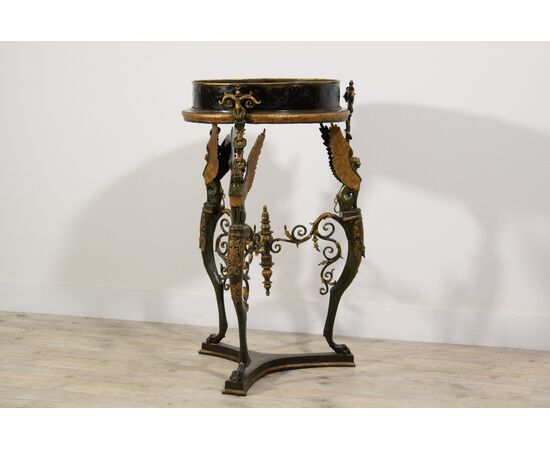 Fioriera o tavolino in bronzo dorato e laccato, vasca in tolla, Francia, fine XIX secolo, stile «Retour d'Egypte»