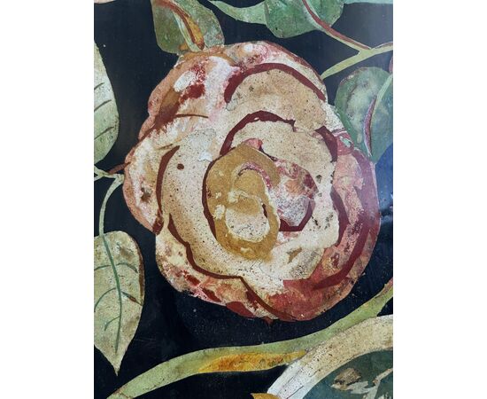 Medaglione ovale in scagliola con motivi floreali - Italia metà XX sec.