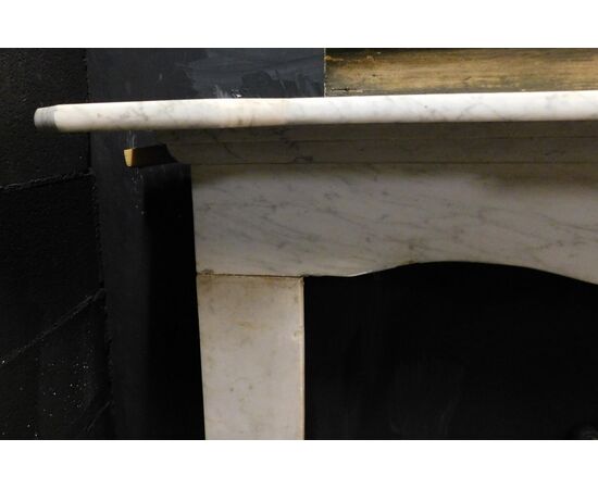 chm683 - camino in marmo bianco, epoca '800, misura cm l 130 x h 108 x p. 26