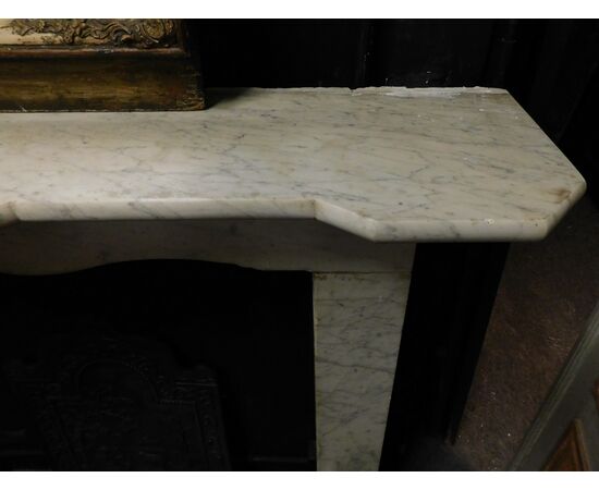 chm683 - camino in marmo bianco, epoca '800, misura cm l 130 x h 108 x p. 26