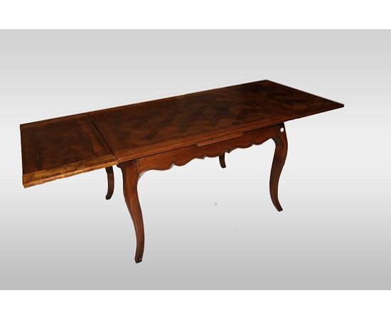 Tavolo francese stile provenzale di fine 1800 di misura contenuta