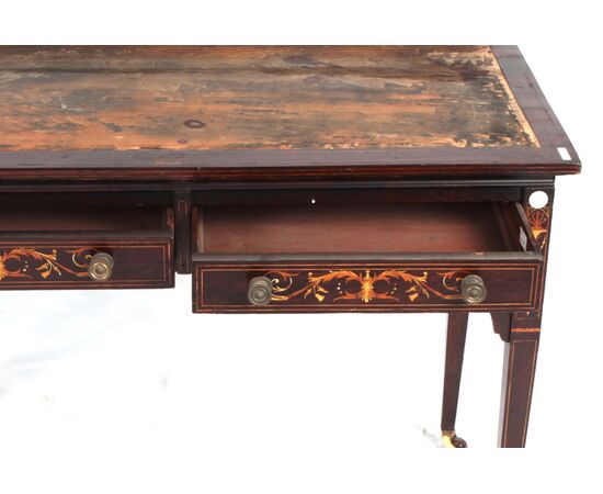 Antica piccola scrivania inglese del 1800 stile Vittoriano intarsiata 