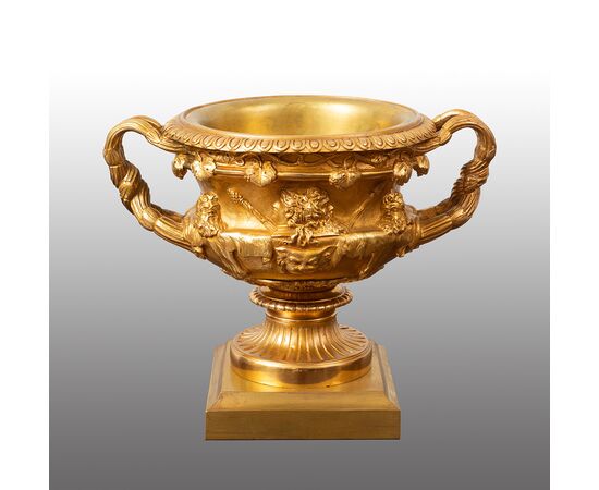 Coppa/centrotavola antica Napoleone III Francese in bronzo dorato XIX secolo.