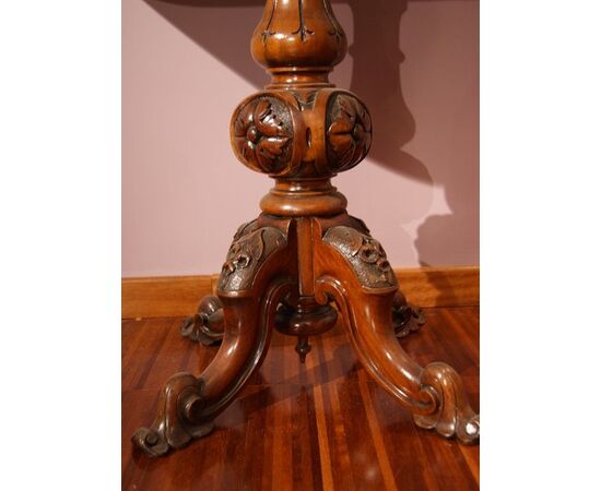 Antico tavolino da gioco irlandese del 1800 in radica di noce