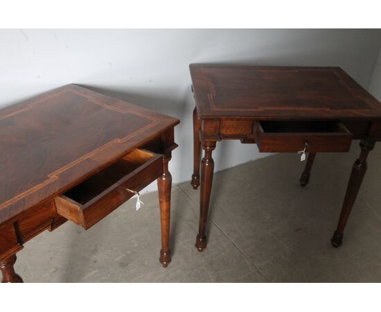 Antica coppia di tavolinetti/comodini  fine 700 noce . intarsiati Emilia- Rolo Mis 74 x 58 h 71 restaurati 