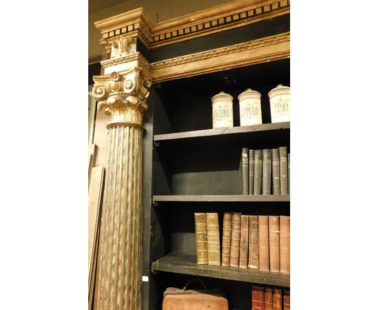 LIB144 - Libreria con colonne scolpite, epoca '600, cm L 300 x H 290 x P 60