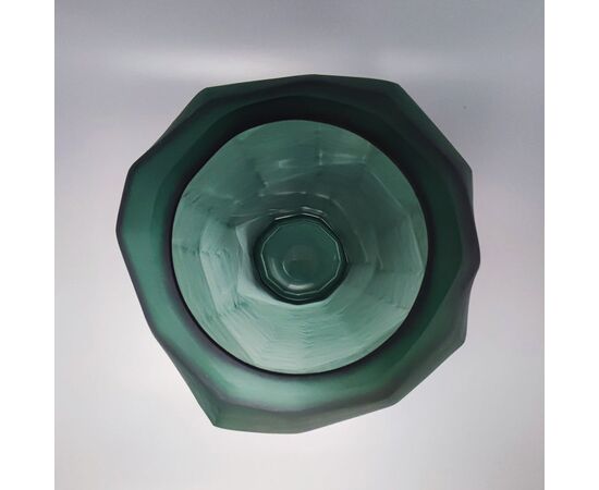 1970s Gorgeous Green Polyedric Vase by Dogi in Murano Glass. Made in Italy