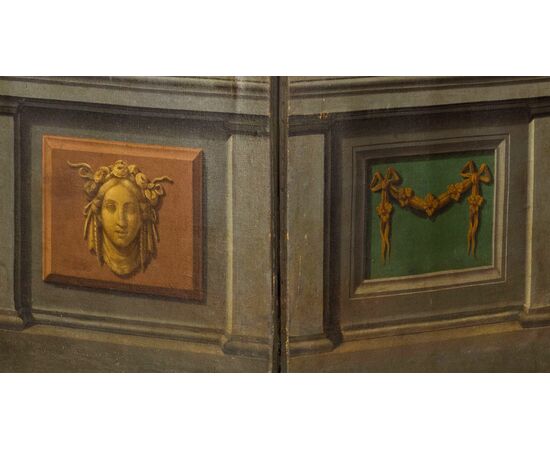 Grande paravento neoclassico a quattro pannelli dipinti a olio su tela, Italia, seconda metà del XVIII secolo