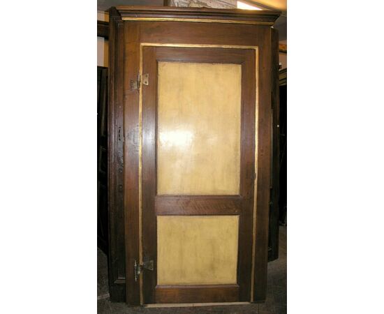 pts289 n.5 walnut doors, period &#39;700, mis. cm l 114 xh 226     