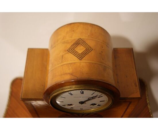 Antico orologio Biedermeier in betulla con intarsi del 1800