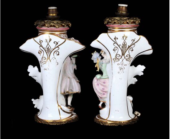 Coppia lampade elettrificate del 1800 Vecchia Parigi in porcellana