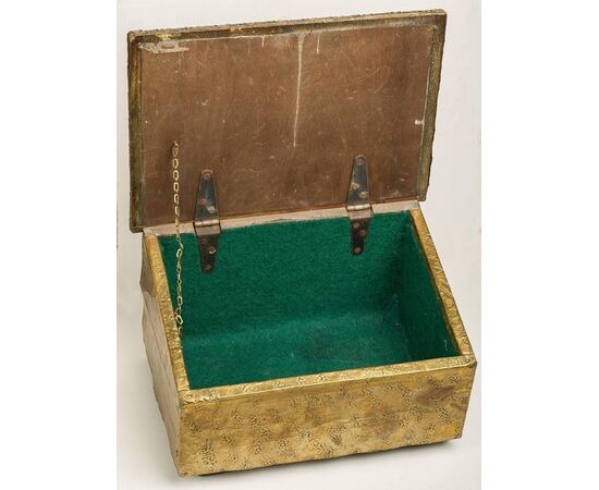 Antique English box for slippers     