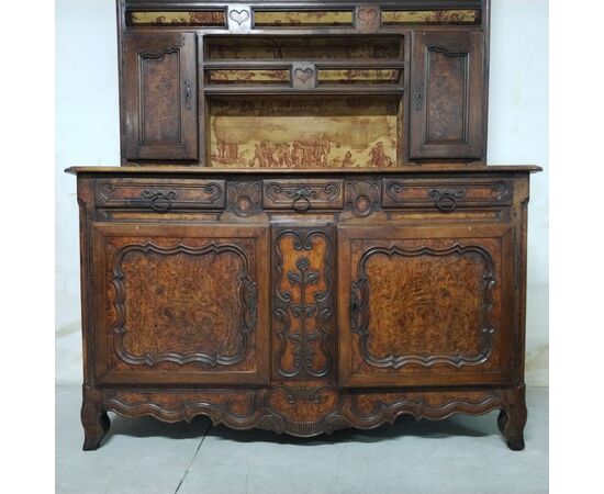 Credenza con alzata o piattaia francese in essenze pregiate del XIX secolo 