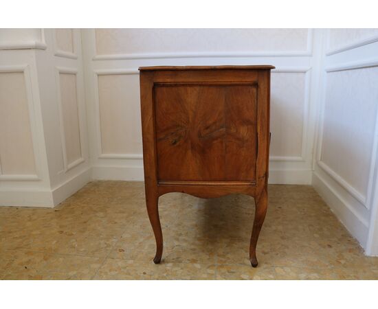 Louis XV chest of drawers     