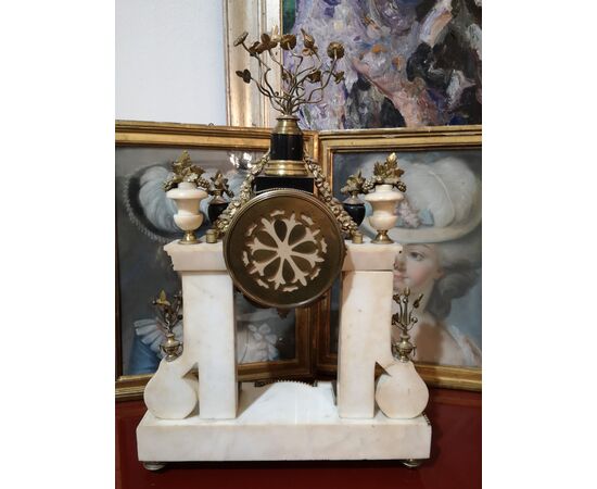 Louis XVI clock with porch in white and black marble and gilded bronze     