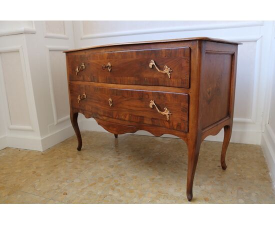 Louis XV chest of drawers     