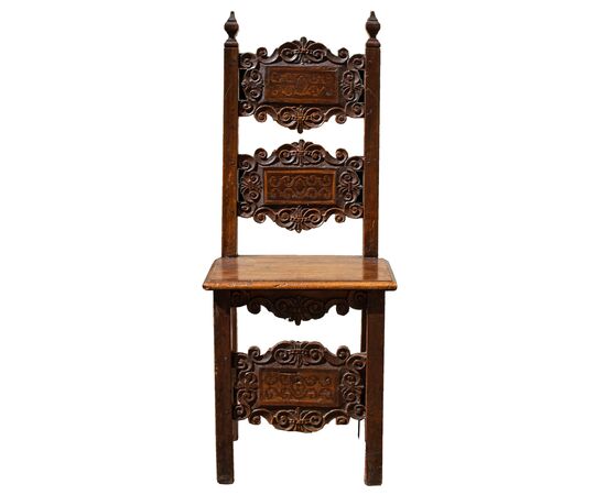 Late 18th century, Pair of chairs, Walnut wood     