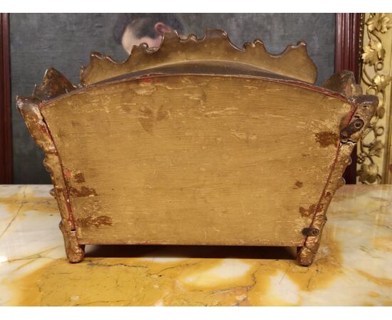 Teca in legno dorato, epoca: XVIII secolo.