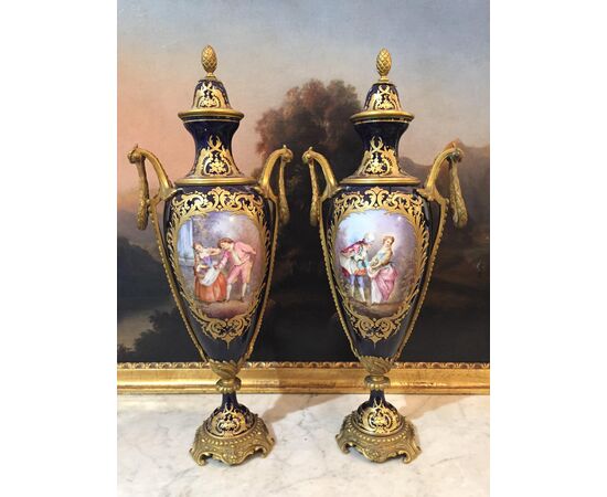 Coppia di vasi in porcellana di Sevres , XIX secolo