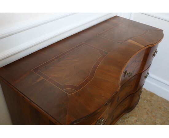 Inlaid chest of drawers     