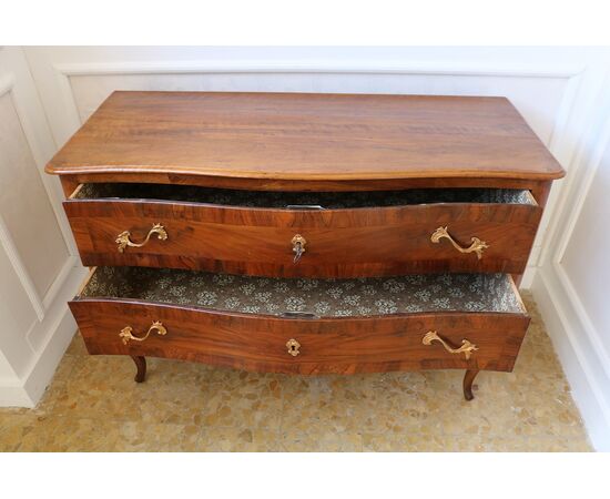 Louis XV chest of drawers     