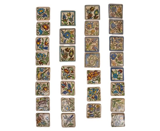 Serie di piccole piastrelle antiche dipinte a mano - O/360 -