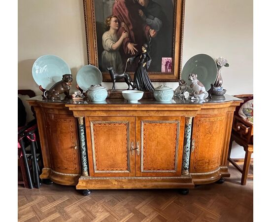 Credenza e due piccoli comó, epoca fine XIX secolo.